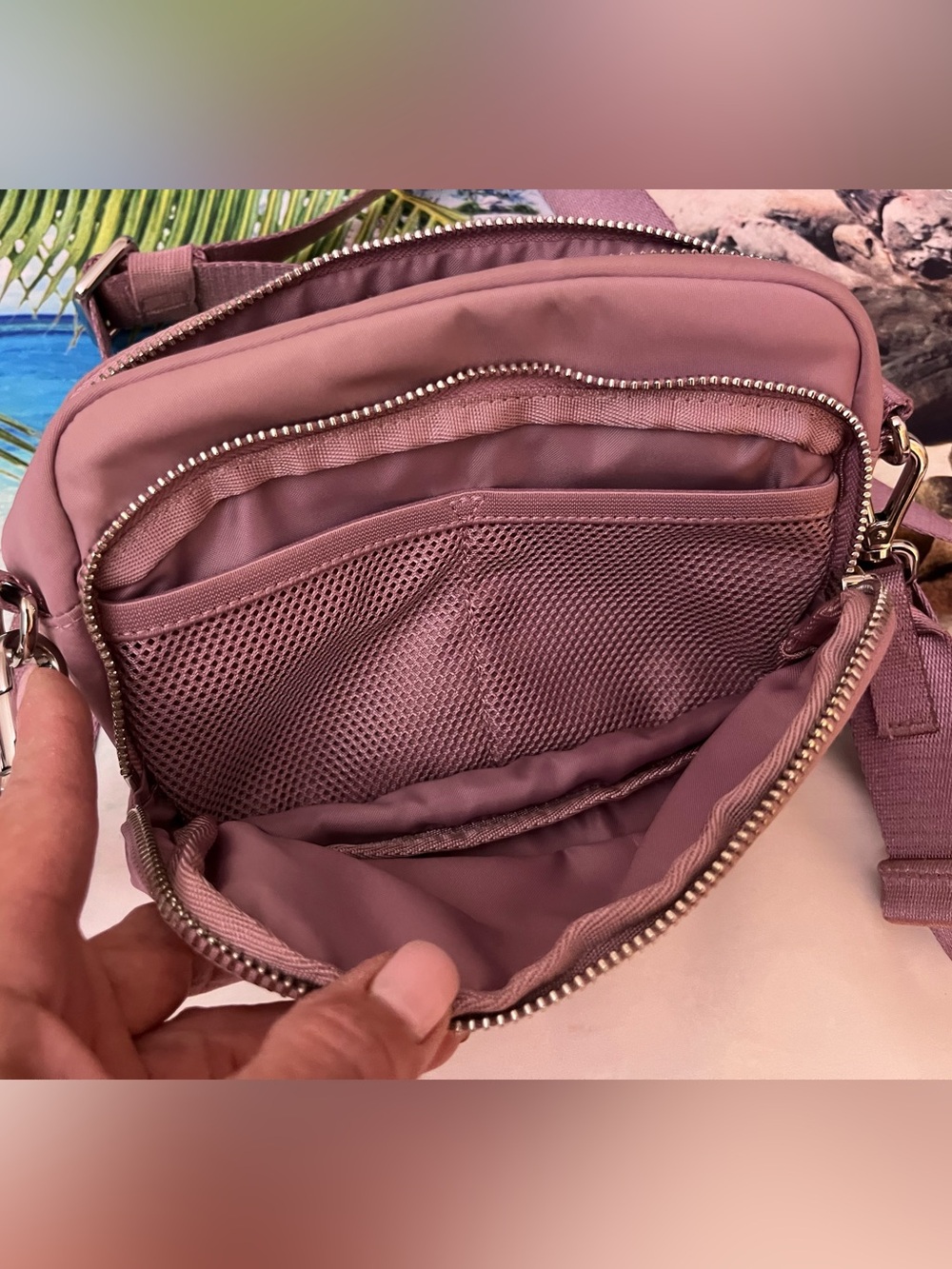 Lululemon Everywhere Crossbody Bag 2L - Picture 14 of 16